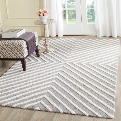 Harper Chevron Accent Rug - Safavieh 4 Harper Chevron Accent Rug - Safavieh - Image 2