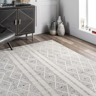 NuLOOM Sarina Diamonds Area Rug 10 NuLOOM Sarina Diamonds Area Rug - Image 8