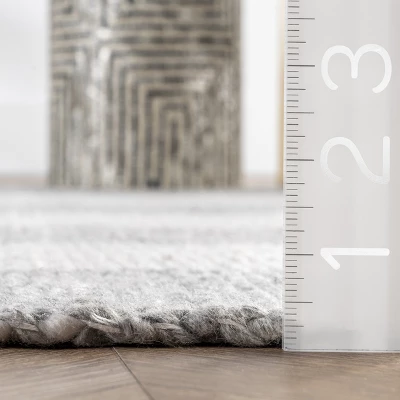 NuLOOM Ellis Hand Woven Farmhouse Plaid Fringe Area Rug 4 NuLOOM Ellis Hand Woven Farmhouse Plaid Fringe Area Rug - Image 2