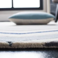 Dublin Chevron Geometric Tufted Area Rug - Safavieh -Home Decor Store GUEST 6882338b e914 4a99 a7c9 2cd4faa4557c