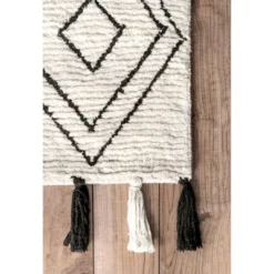 NuLOOM Lisha Moroccan Diamond Tassel Area Rug -Home Decor Store GUEST ba1e2bfd 9b71 45a8 8b88 aec8c1873252