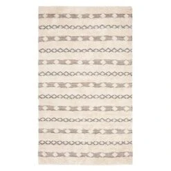 Ashlee Geometric Design Woven Rug - Safavieh -Home Decor Store GUEST fa9a3afc 0a68 4654 8783 6e5c647856f0